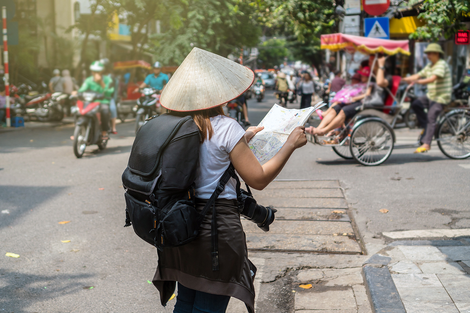 Traveller planning a Vietnam north-to-south itinerary route
